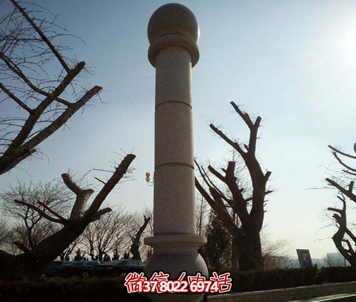 絢麗多彩的大理石雕塑石柱，打造優雅秀美的廣場景觀