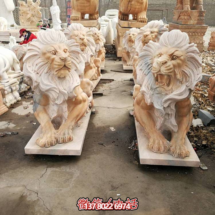 大理石石雕獅子雕塑，點綴晚霞紅園林景觀