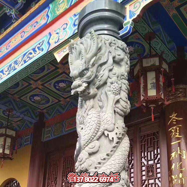 精美仿古園林，花崗巖石龍盤柱點綴