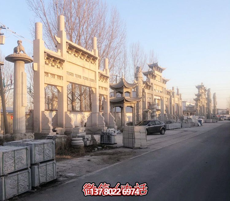 大理石門牌樓,點綴村莊入口 大理石門牌樓,點綴村莊入口