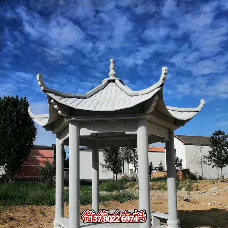 仿古休閑涼亭，天然青石擺放于戶外村莊