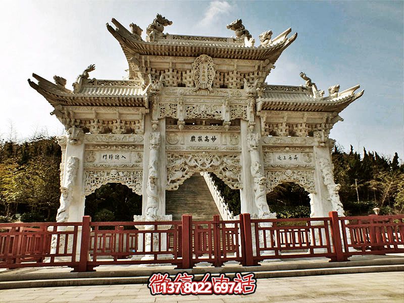 南海砥柱高莊嚴，漢白玉精美浮雕