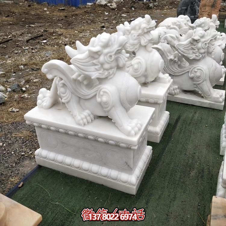 漢白玉貔貅雕塑，門口裝飾打造質感庭院