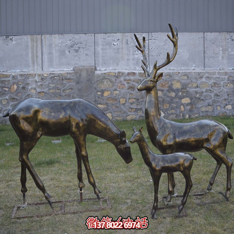 戶外景區(qū)大型裝飾品不銹鋼仿銅一家三口梅花鹿雕塑 戶外景區(qū)大型裝飾品不銹鋼仿銅一家三口梅花鹿雕塑