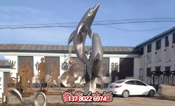 農(nóng)場(chǎng)院內(nèi)三只不銹鋼海豚雕塑 農(nóng)場(chǎng)院內(nèi)三只不銹鋼海豚雕塑