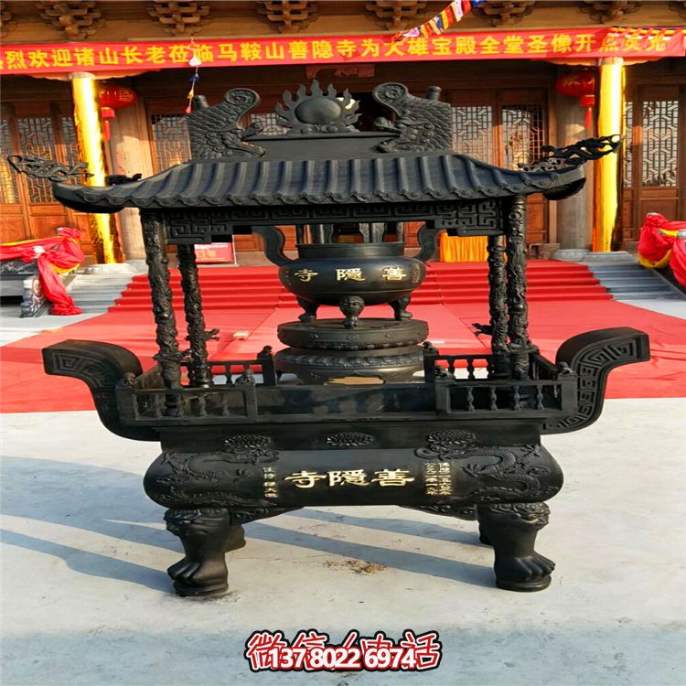 佛教寺院大殿門前擺放鑄鐵香爐 佛教寺院大殿門前擺放鑄鐵香爐